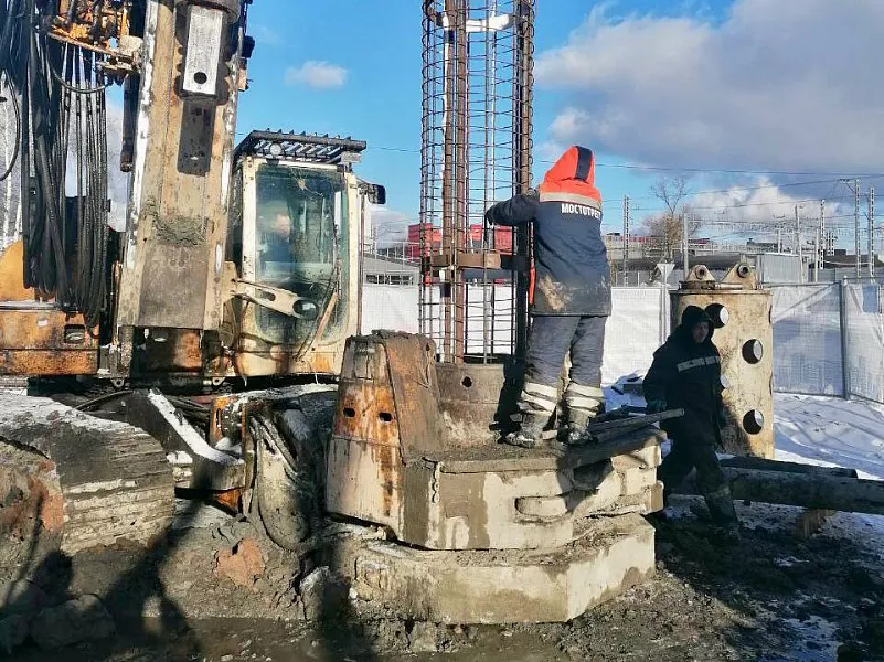 В&nbsp;Подмосковье строят временную дорогу с&nbsp;железнодорожным переездом