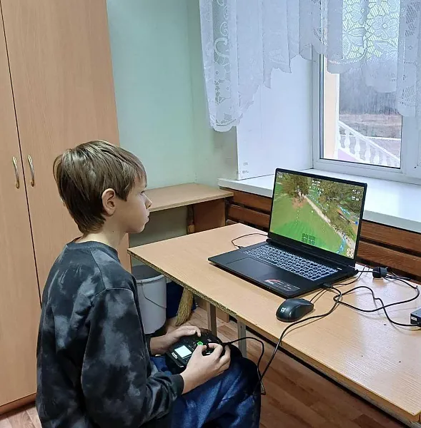 В&nbsp;Орловской области прошли соревнования по&nbsp;гонкам дронов среди школьников