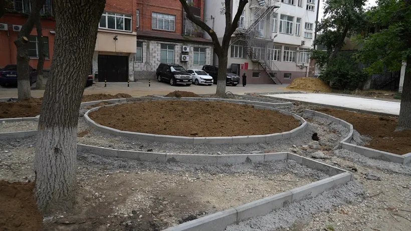 В&nbsp;Махачкале благоустраивают дворовую территорию