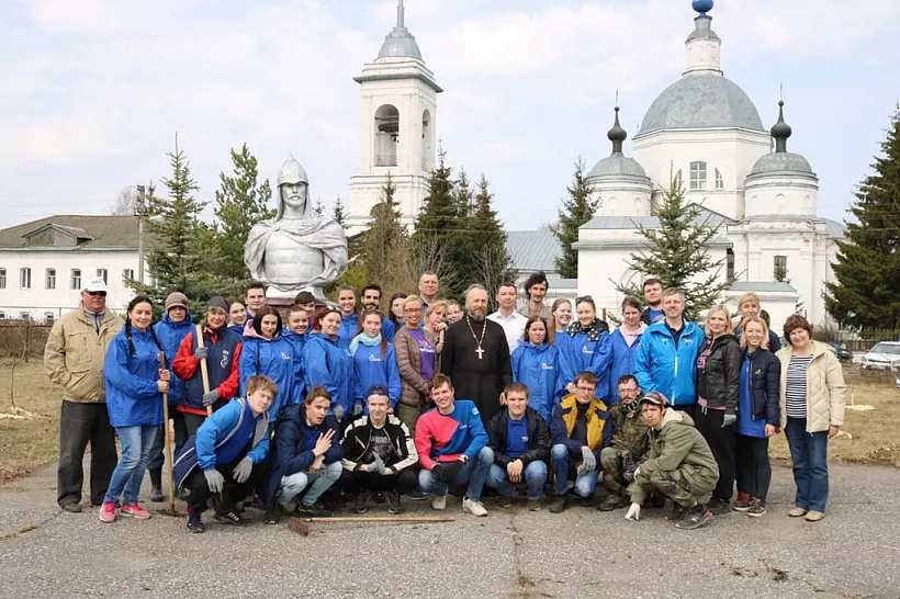 Волонтеры привели в&nbsp;порядок более 500&nbsp;памятников истории и&nbsp;культуры