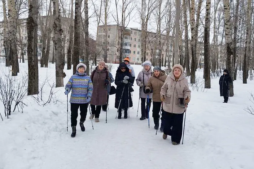 В&nbsp;кузбасском городе Юрга провели мастер-класс по&nbsp;скандинавской ходьбе
