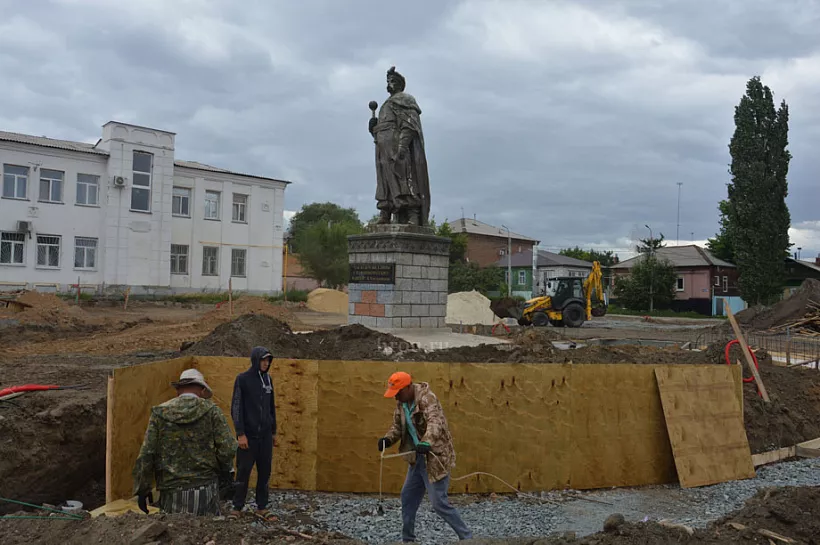 В&nbsp;Орске продолжается благоустройство сквера