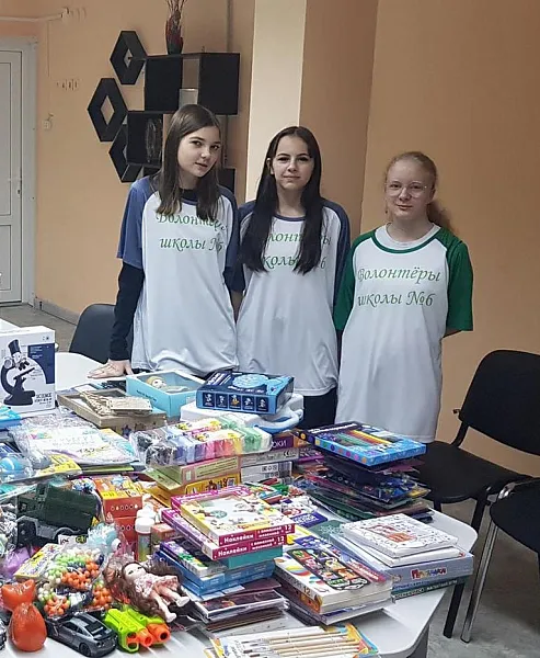 В&nbsp;школе поселка Рефтинского на&nbsp;Урале состоялась акция &laquo;Коробка храбрости&raquo;