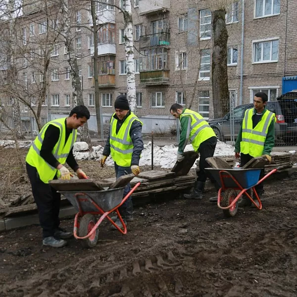 В&nbsp;Ижевске начали благоустраивать Аллею счастья
