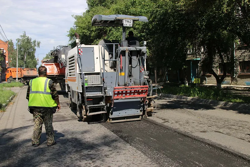 В&nbsp;Бийске Алтайского края начали ремонтировать улицу Льва Толстого