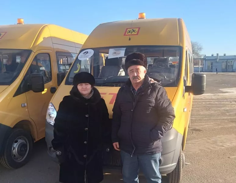 В&nbsp;школы Шарлыкского района Оренбургской области передали новые автобусы